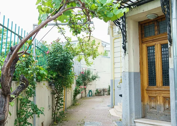 Auberge de jeunesse Km 0 *